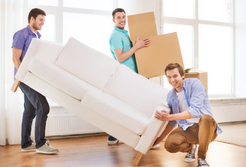 Moving truck service for homes and flats in Crystal Palace