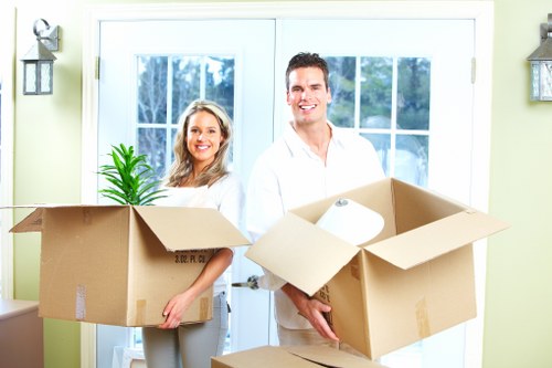 Local removal truck hire for flat and house moves around Crystal Palace